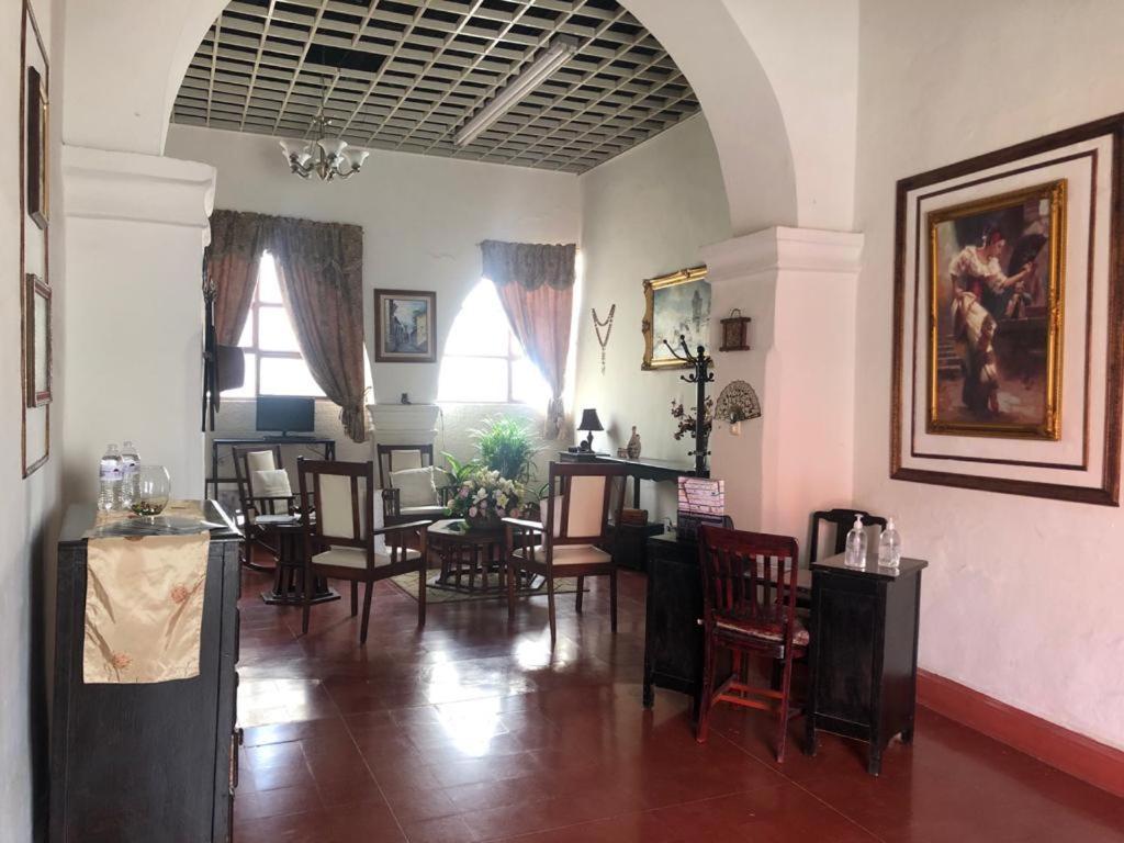 Hostal La Espanola Parras باراس دي لا فونتي المظهر الخارجي الصورة