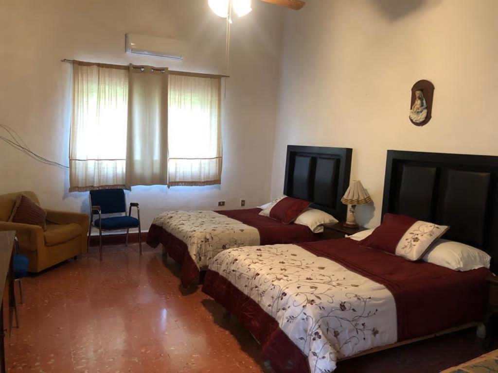 Hostal La Espanola Parras باراس دي لا فونتي المظهر الخارجي الصورة